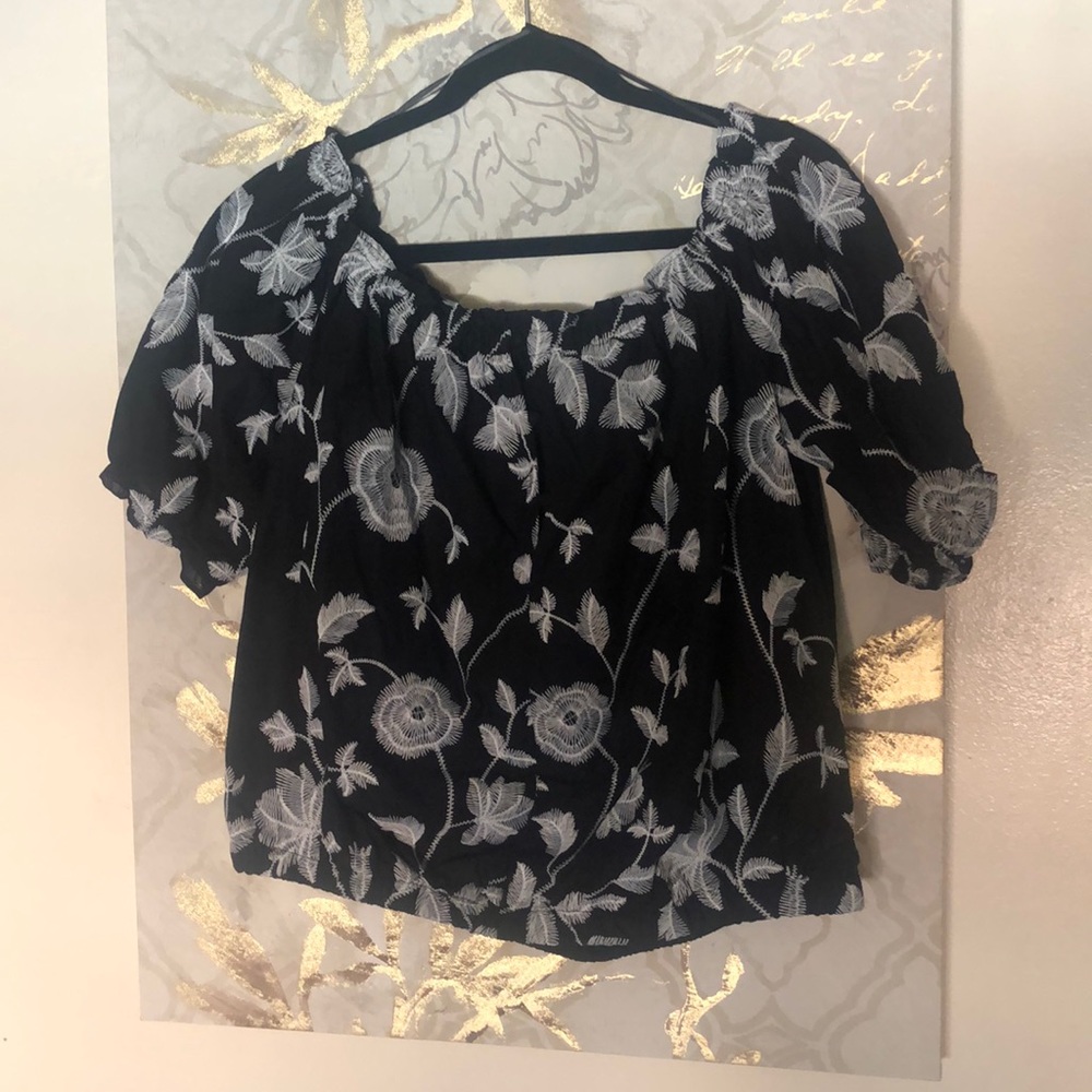 Off the shoulder Crop top